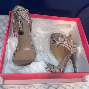 Justfab “Avera” Natural